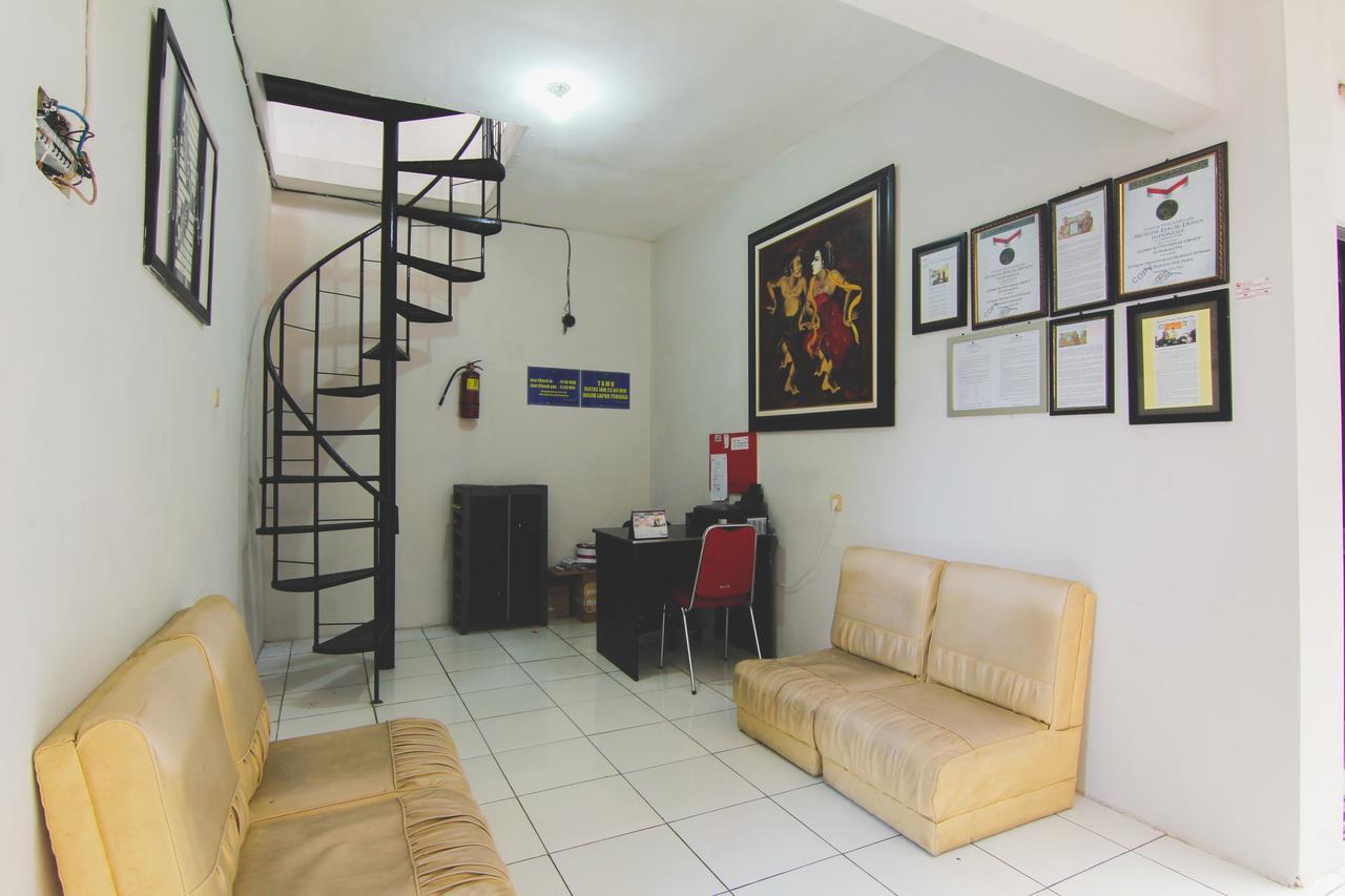 D'Paragon Pringwulung Maguwo Extérieur photo